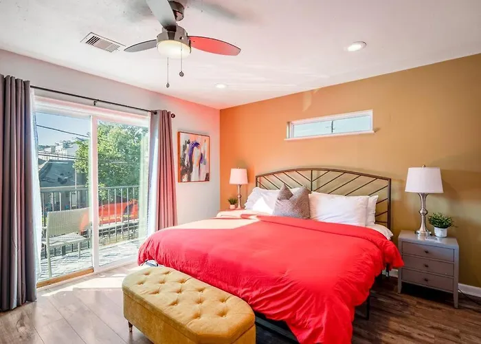 The Downtown Winter Retreat @ Historic 1St Ward